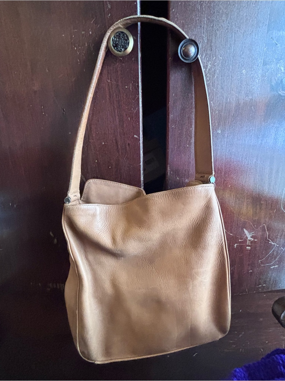 Classic Coach Leather Shoulder Bag in Tan